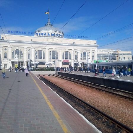 Двухкомнатная Квартира Лофт В Центре Одессы Новострой Рядом С Вокзалом 5 Минут До Дерибасовской И Аркадии Odessa Dış mekan fotoğraf